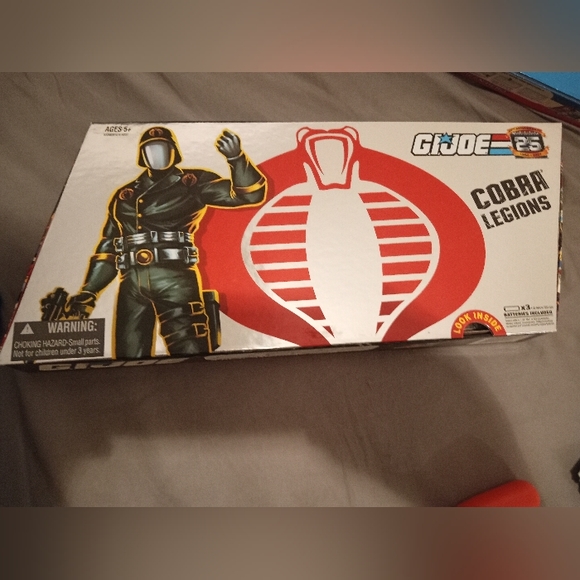 Hasbro - Picture 2 of 3